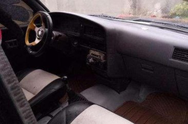 FOR SALE 1995 TOYOTA HILUX 200K
