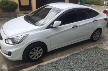 Hyundai Accent 2014 white manual (gasoline) 1.4 FOR SALE