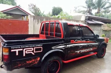 FOR SALE 1995 TOYOTA HILUX 200K