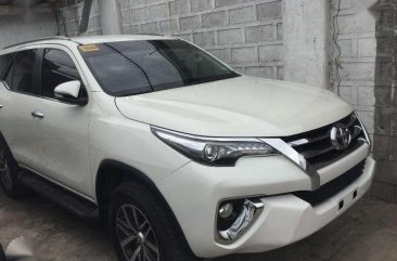 2017 Toyota Fortuner 2.4 V 4x2 Automatic White n White for sale