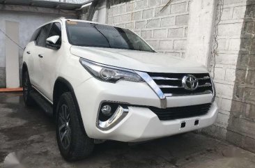 2017 Toyota Fortuner 2.4V 4x2 Automatic Shift White Diesel for sale