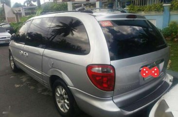 Good as new Town and Country 2003 for sale