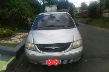 Good as new Town and Country 2003 for sale