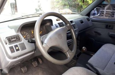 Toyota Revo gl manual diesel 2004 for sale