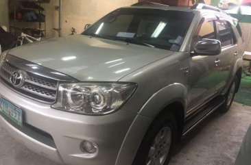 Good as new Toyota Fortuner 2.7G 2009 for sale