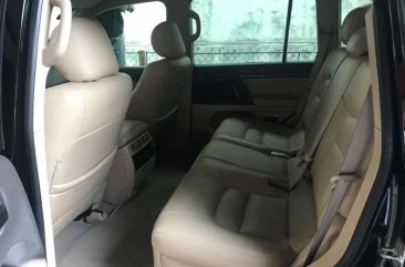 Land Cruiser 200 Dubai Version 2014 FOR SALE 