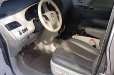 2011 Toyota Sienna XLE AT Full Option For Sale 