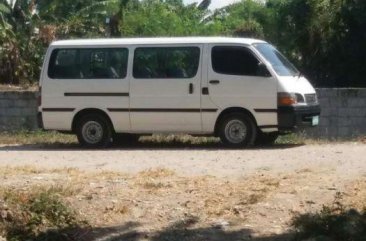 2004 Toyota Hiace commuter FOR SALE 