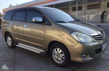2011 Toyota INNOVA G Top of the line For Sale 