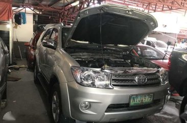 2010 Toyota Fortuner 2.5G Automatic Silver