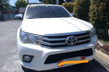 Hilux White 2017 FOR SALE 