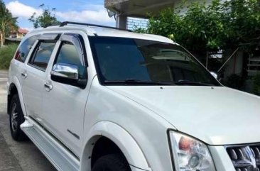 Isusu Alterra 2011 Pearlwhite SUV For Sale 