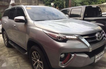 2017 Toyota Fortuner V vs Montero Everest