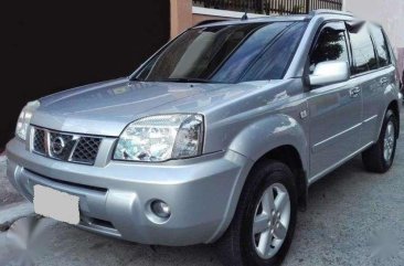 2009 NISSAN XTRAIL : AT : all power . super nice. fresh . keyless . cd