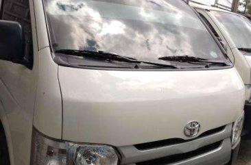 2016 Toyota Hiace commuter 3.0 manual diesel WHITE