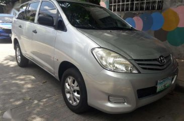 Toyota Innova E 2012 model Complete papers