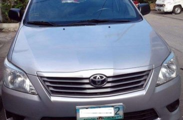 2012 Toyota Innova E, manual transmission, 