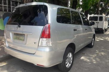 Toyota Innova E 2012 model Complete papers