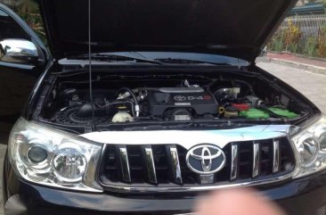 Toyota Fortuner G 2011 automatic 2.5L D-4D turbo diesel engine, 4/2