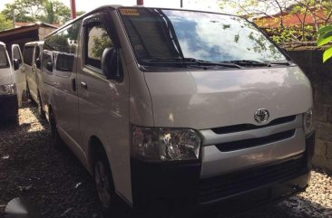 2017 TOYOTA Hiace Commuter ManualWhite