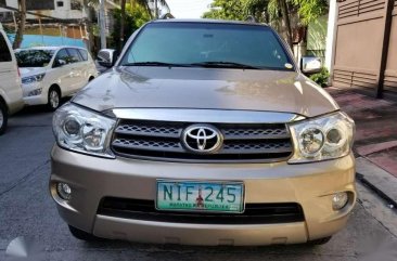 2010 TOYOTA  Fortuner g diesel automatic