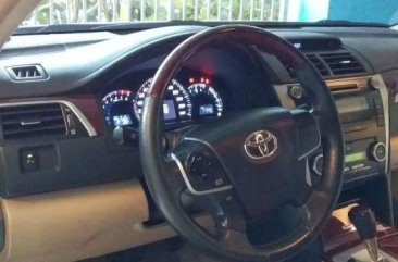 2013 Toyota Camry 2.5V (pearl white) first owner for sale fully loaded