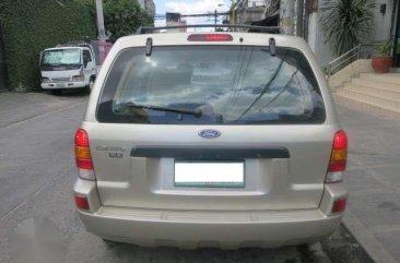 2005 FORD ESCAPE XLS - very fresh and clean in and out