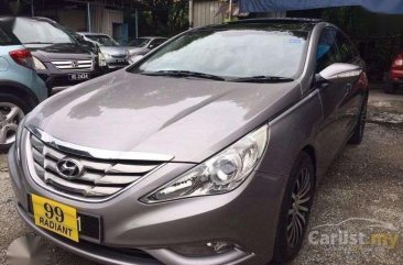 Hyundai Sonata 2010" up model Wanted to Buy Budget is 285k