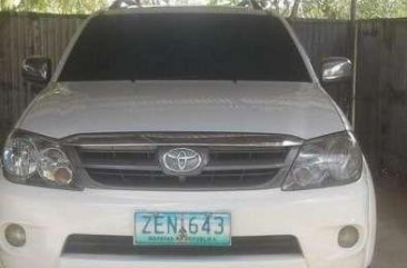 Toyota Fortuner G VVTi 2006 White For Sale 