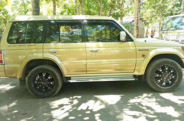 FOR SALE MITSUBISHI Pajero manual 4x4