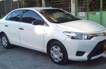 Grab TOYOTA Vios E 2017 White MT FOR SALE