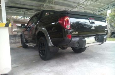 Mitsubishi Strada pickup 4x4 AT 2009 FOR SALE