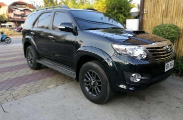 2015 toyota fortuner V AT black for sale 