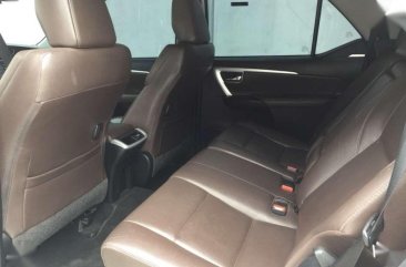 2017 Toyota Fortuner V DIESEL 4x2 AT Top of the line