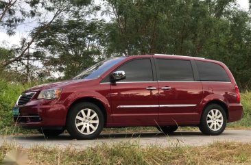 2013 Chrysler Town and Country vs 2012 2011 2010