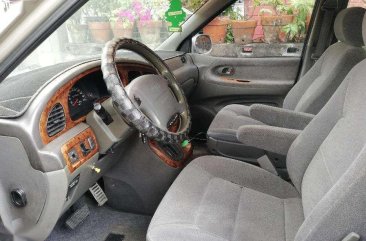 Kia Carnival 2001 Top of the Line Silver For Sale 