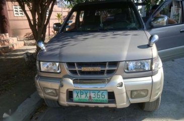 Isuzu Crosswind 2004 AT Gray For Sale 