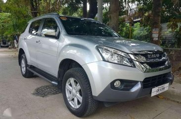 2017 Isuzu M ux LSA Top of the line Manual transmission