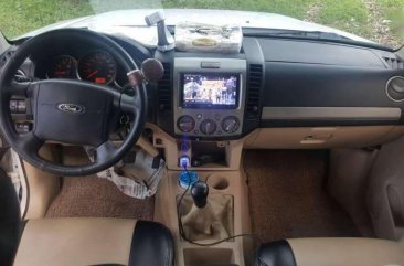 For Sale Ford Everest 2013 manual transmission