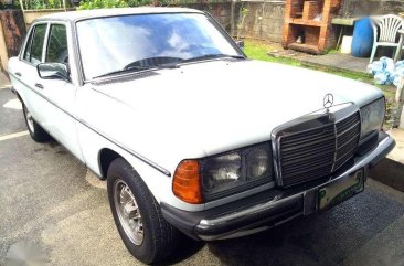 FOR SALE DIRECT BUYERS ONLY MERCEDES BENZ W-123 Body 200 MT 1985