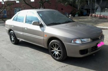 1999 Mitsubishi Lancer GL pizza tailight