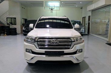 2018 Toyota Land Cruiser VX