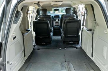 Chrysler Town and Country 2009 luxury van For sale 