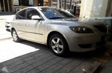 2005 Mazda 3 hatchack FOR SALE 