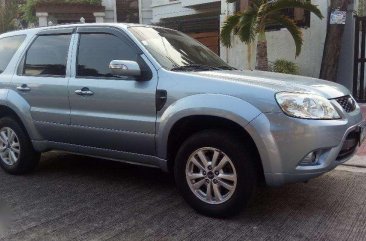 2010 Ford Escape XLT Top of the Line Model