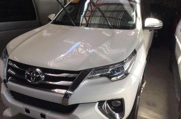 2017 Toyota Fortuner 2.4 V 4x2 Automatic Pearlwhite