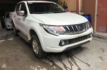 2015 ​ For sale Mitsubishi Strada glx V vs hilux ranger navara vios almera toyota