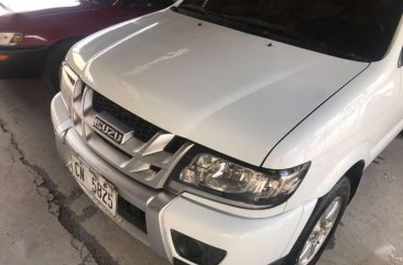 Isuzu Crosswind XT 2015 FOR SALE 