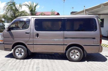 Toyota Hiace super custom 4x4 3L (hyundai grace pregio starex elgrand 2002