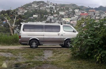 FOR SALE TOYOTA Hi ace super grandia 2001